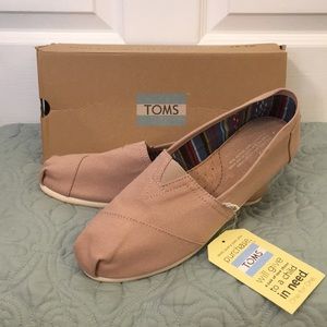 TOMS 9 brown